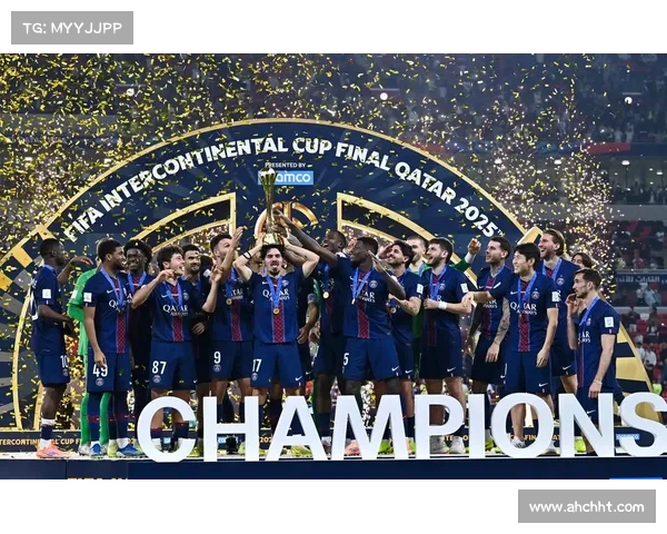 巴黎圣日耳曼球员心理支持的辉煌与挑战如何塑造球队精神与战斗力